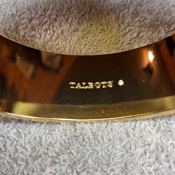 Talbots magnetic closure slip on bangle bracelet - Picture 3 of 4